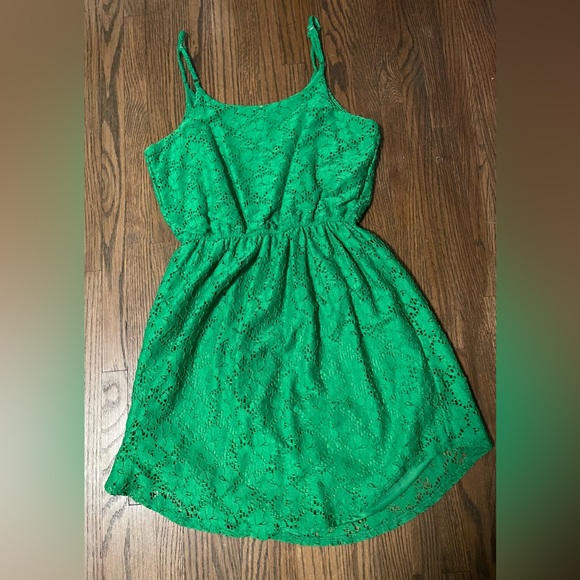 Green Summer/Spring Dress - Picture 2 of 5
